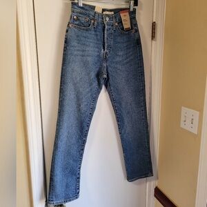Levi’s “wedgie straight” blue medium wash high rise jeans NWT classic denim